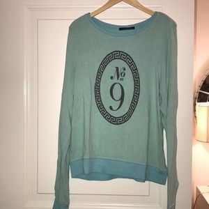 Wildfox Pullover. Size large